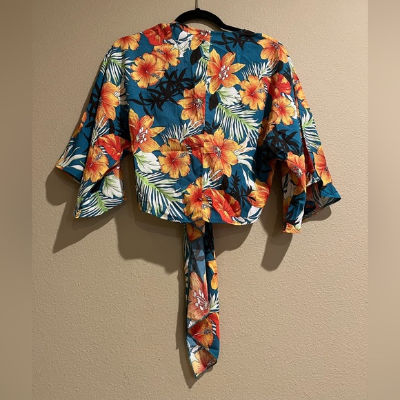 Top - Picture 3 of 3